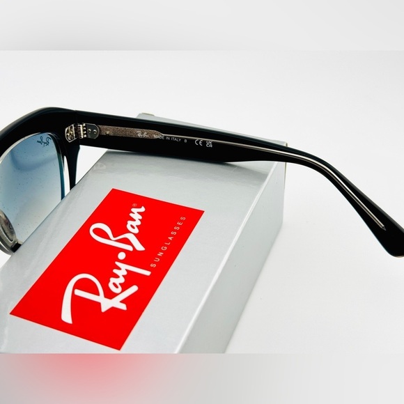 Ray-Ban State Street Women’s Sunglasses RB2186 Black Transparent frame Blue Lens main image 6